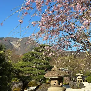 Onsen & Garden -asante Inn- יפן