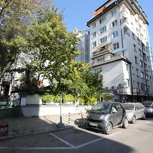 & Restaurant The House בולגריה