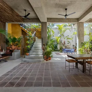 El Mambo Boutique Hotel