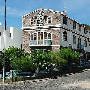 bed-and-breakfast-residencial-maravilha.cape-verdehotels.com/